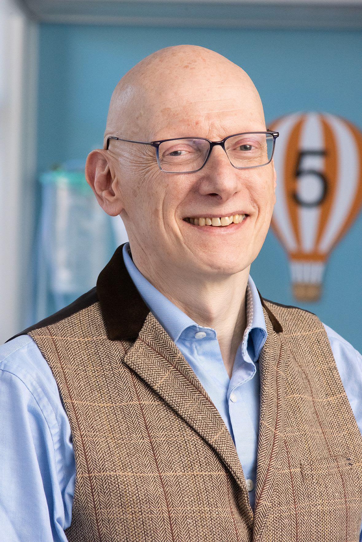 Adam Glaser portrait headshot